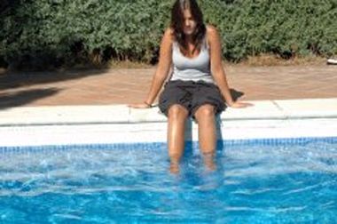 Foto Noticia Recomiendan a las personas con varices aprovechar el agua del mar o la piscina para aliviar el efecto del calor